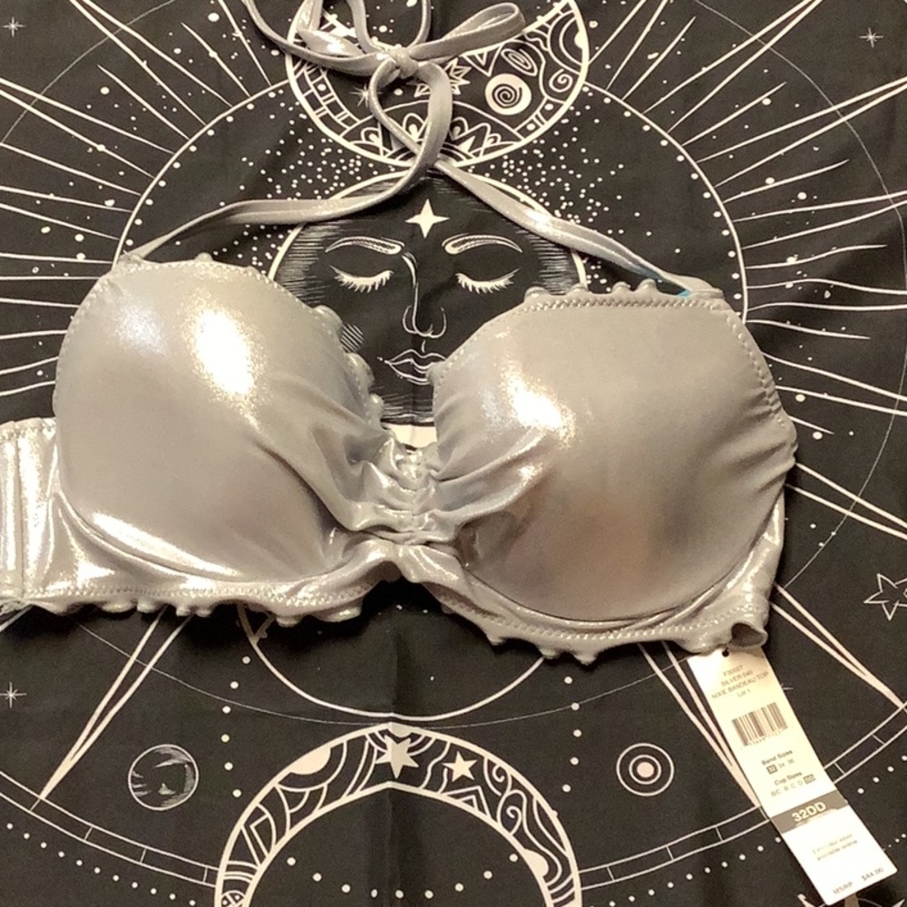 Silver bikini top by Sundazed  DD cup NWT ruffled edges underwires pink …box D